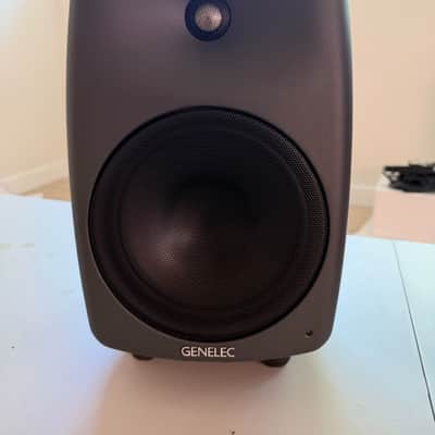 Genelec 8050B 8" Powered Nearfield Studio Monitor (Pair) - Gray image 2