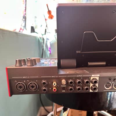 Akai MPCX Sampler / Sequencer Desktop Workstation with fitted SKB Case, DeckSaver, extra internal Hard Drive, $600 of Sounds, and printed custom tutorial guidebook Bild 7