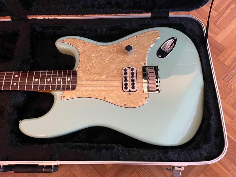 Fender Tom DeLonge Artist Series Signature Stratocaster 2002 - 2003 - Surf Green image 1
