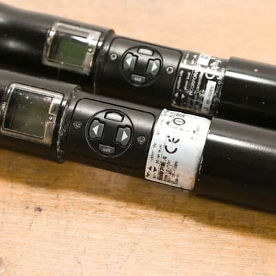 Shure UR4D Wireless Receiver w/ two UR2/SM58 Handheld Mics - L3 Band CG0128P image 20