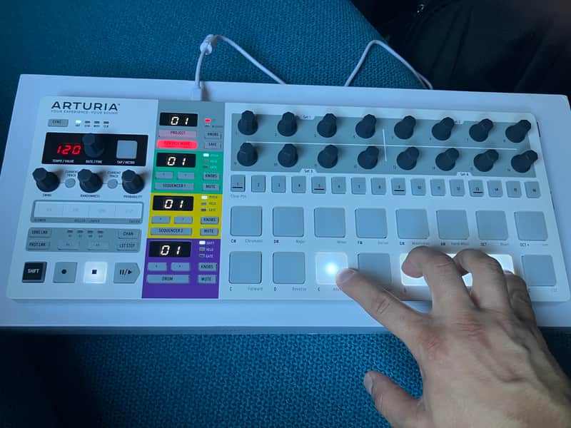 Arturia BeatStep Pro MIDI Controller White Beat Pads 64 step sequencer