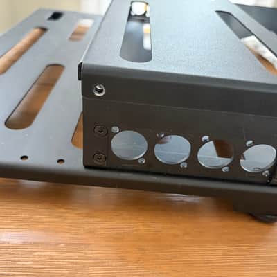 Creation Music Company Aero 18 Pedalboard w/Aero Riser 18 and Soft Case - Black Powder Coat image 3