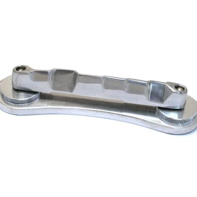 180-0024-000 Adjustable Bigsby Sorkin Bowtie Guitar Bridge With Flat Base 180-0024-000