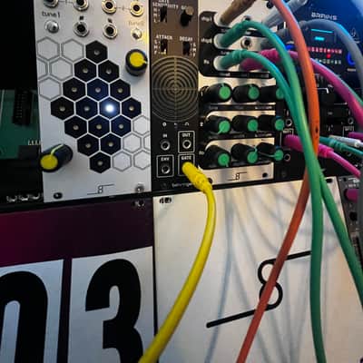280hp Behringer Go Modular Synthesizer W/ Modules & Patch Cables imagen 3