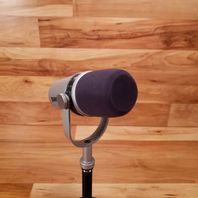 Shure Motiv MV7-S Podcasting, Streaming, Home Recording and Gaming Microphone Silver Free Shipping! image 6