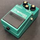 Boss TR-2 Tremolo (Silver Label) 1997 - Present - Green