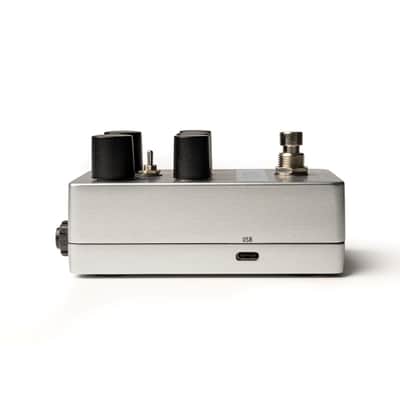 Universal Audio Studio Compressor 2023 - Present - Silver / Blue image 2