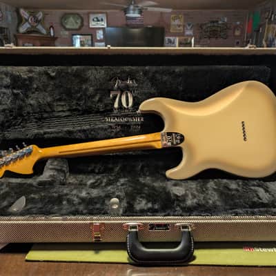 Fender 70th Anniversary Vintera II Stratocaster 2024 - Antigua image 6