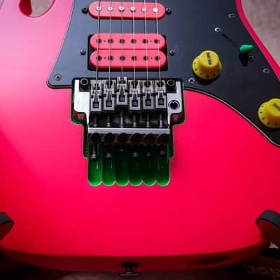 IBANEZ MIJ JEM777-SK Limited Edition 30th Anniversary Steve Vai Signature "Shocking Pink + Maple" (2017) image 6
