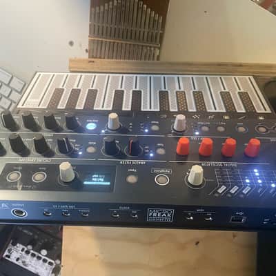 Arturia MicroFreak 25-Key Algorithmic Synthesizer 2019 - Present - Black image 2