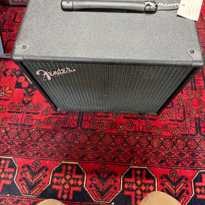 Fender Rumble Bass Amp image 2