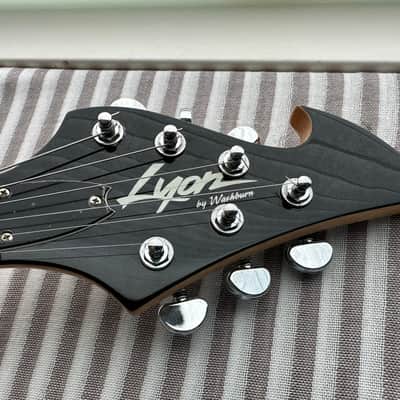 Washburn Lyon LPT80SB Flying V Jackknife Limited Edition guitar