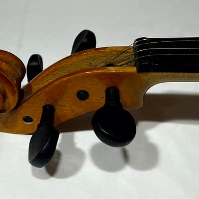 Cremona 4/4 Violin with Case, Bow, and Accessories - 1982 image 6