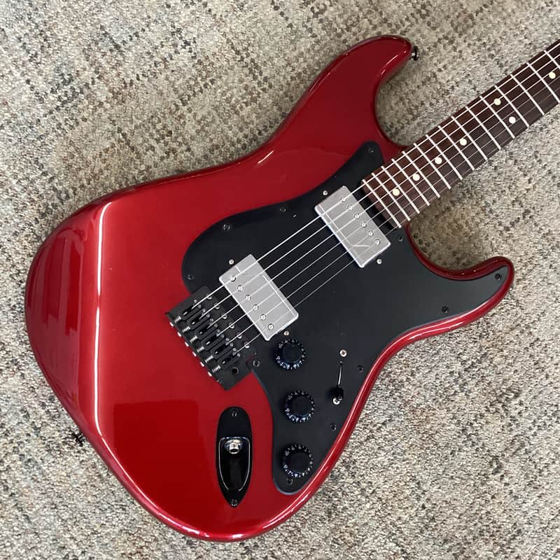 Fender Blacktop Stratocaster with Fishman Fluence Classics in Candy Apple Red w/gigbag