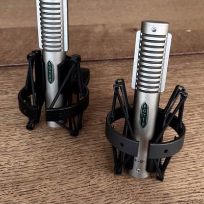 Royer R-121L Live Ribbon Microphone Matched Pair 2010s - Nickel with Red Badge image 4