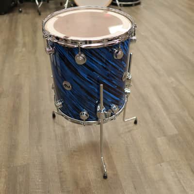 Pre-Owned DW Collector's Series Maple Standard 14" Floor Tom (Twisted Blue Oyster) image 6