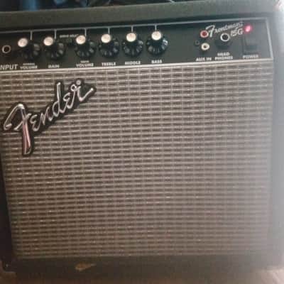 Fender Frontman 15G Series II 2-Channel 15-Watt 1x8" Guitar Practice Amp 2002 - 2010 - Black image 2