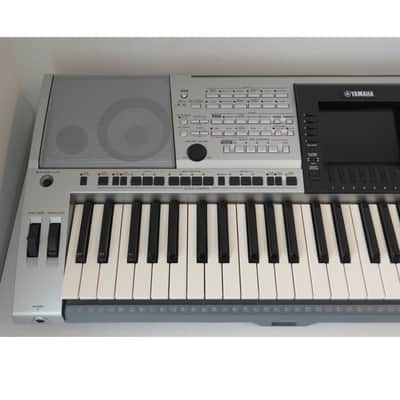 Yamaha PSR-3000 61-Key Arranger Workstation Keyboard image 2