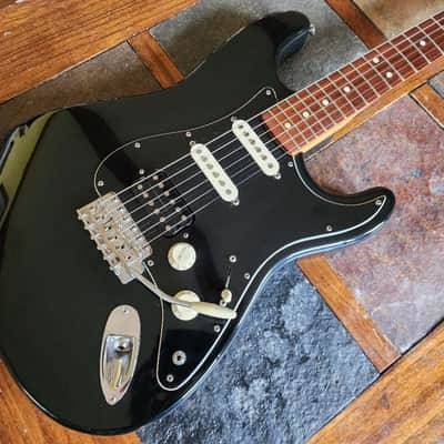 Fender Partscaster strat MIM HSS 2019/90s locking tuners - black/maple image 1