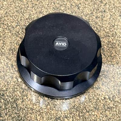 AVID Ingenium Turntable — (Floor Model with Original AVID Clamp) (NO TONEARM!) Bild 4