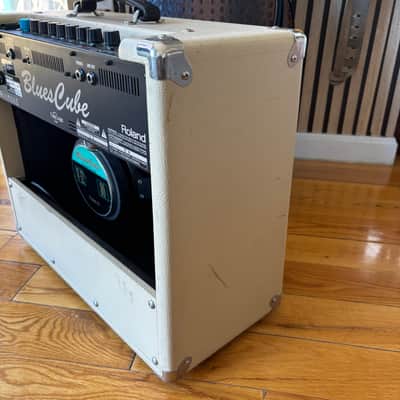 Blues Cube Stage 2-Channel 60-Watt 1x12" Guitar Combo With Eric Johnson Tone Capsule image 6