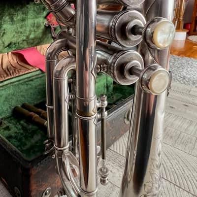 1909 Frank Holton “New Proportion” Cornet – Chicago Era – Couturier Model – Silver – Original Case & Mouthpieces image 7