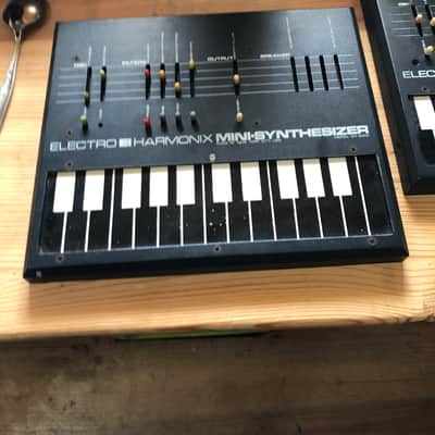 Electro-Harmonix Mini Synthesizer EH-400 1980 - Black image 3