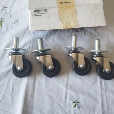 Fender Caster set for combo or speaker P/N 0994000000 - Silver image 1