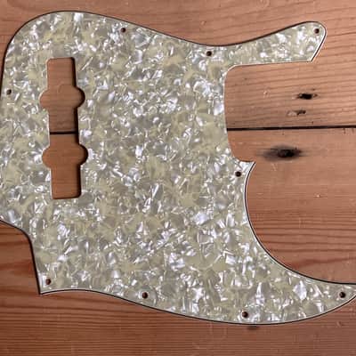 Unbranded Jazz Bass Guitar Scratch Plate / Pickguard Pearloid Squier