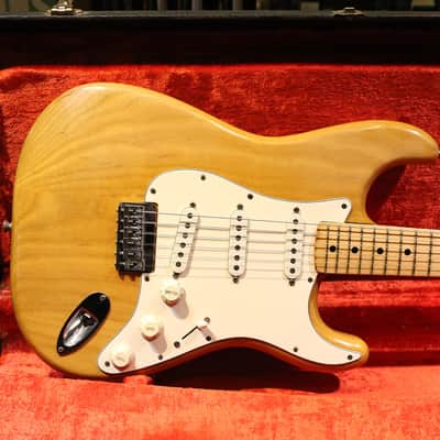 Fender Stratocaster Hardtail with 3-Bolt Neck, Maple Fretboard 1973 - 1977 - Natural image 3