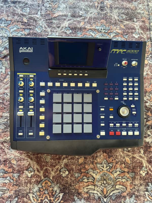 Akai MPC4000 Music Production Center 2002 - 2007 - Blue image 1