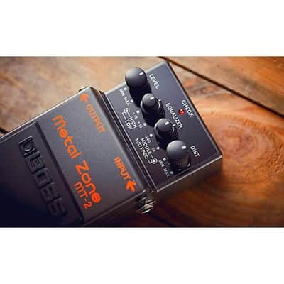Boss MT-2 Metal Zone Effects Pedal (Silver Label) - Black image 4