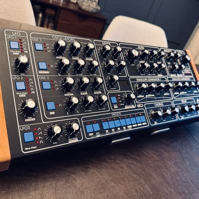 GS Music e7 2020s - Black and blue image 2