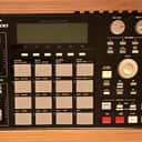 Akai MPC1000 Music Production Center