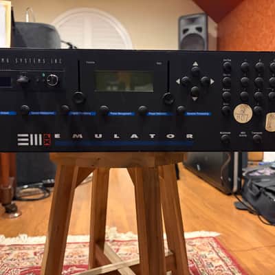 E-MU Systems Emulator III XP Rackmounti 32-Voice Sampler Workstation
