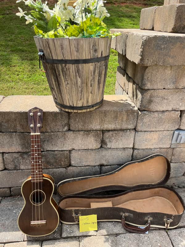 Vintage Gibson Style 2 Mahogany Ukulele Gibson
