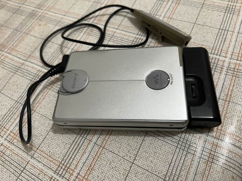 Sony WM-EX921 Walkman Portable Cassette Player 2001 - Gray image 1