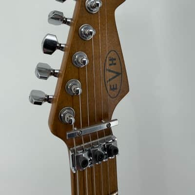 EVH Striped Series Frankie 2020 - Present - Red / White / Black Stripes Relic image 8