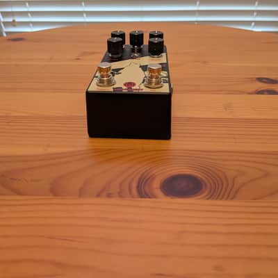 Walrus Audio Monument Harmonic Tap Tremolo V2 Limited Edition - Obsidian Series 2022 - Obsidian image 4
