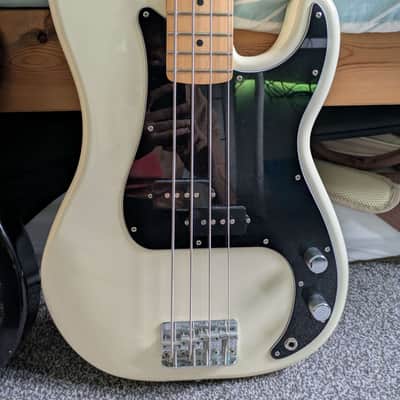 Fender Standard Precision Bass 2025 - Present - Olympic White image 1