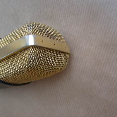 Sennheiser MD 421 Cardioid Dynamic Microphone image 8
