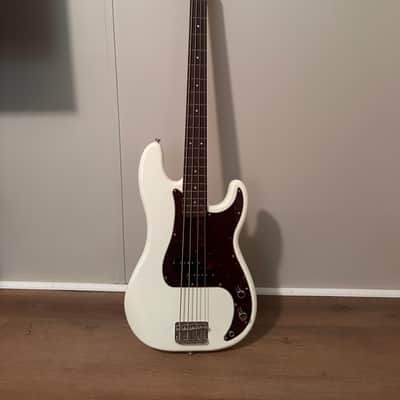 Squier Classic Vibe '60s Precision Bass 2019 - Present - Olympic White