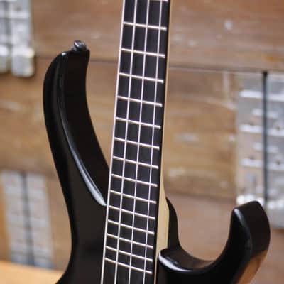 Kramer Disciple D-1 Bass - Ebony image 6