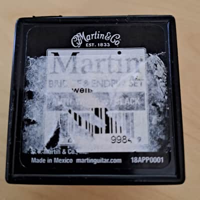 Martin 18APP0001 Bridge & End pin Set - white / black NEW image 4