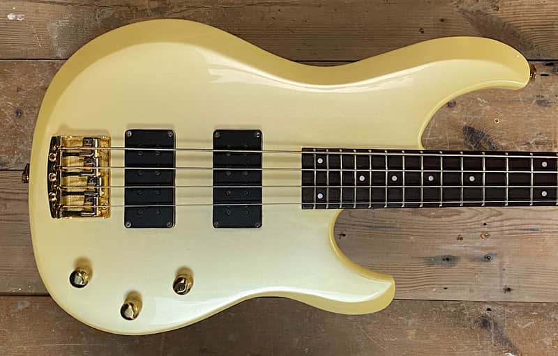 Ibanez MC924-PW Musician Bass 1982 - 1985 - Polar White image 1