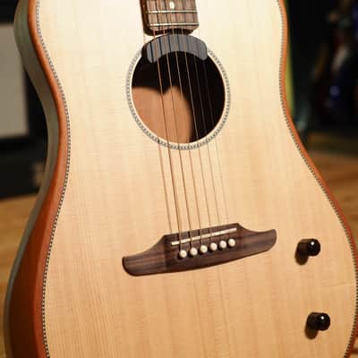 Fender Highway Dreadnought Sitka Spruce Top image 5