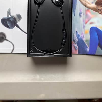 Bose Soundsport Wireless Headphones image 2