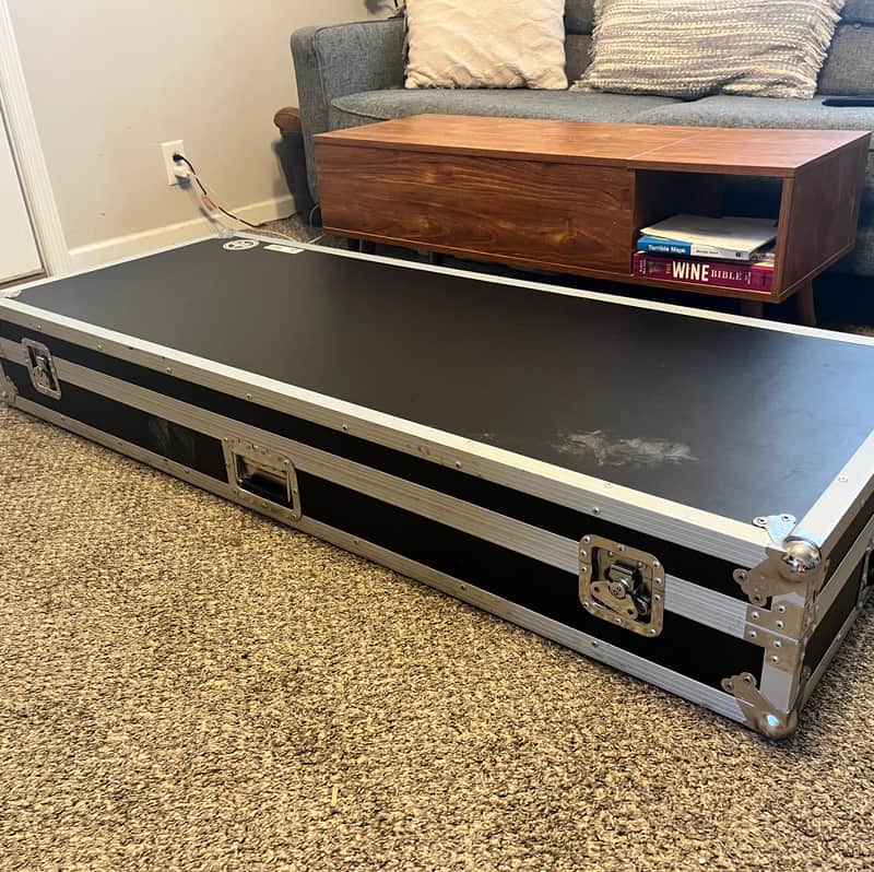 Road Runner Keyboard Flight Case with Casters Black 88 Key image 1