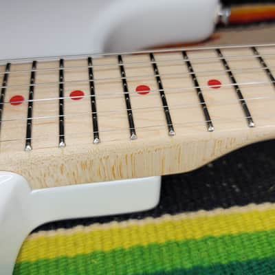 Squier Hello Kitty Stratocaster 2024 - 2025 - White image 9