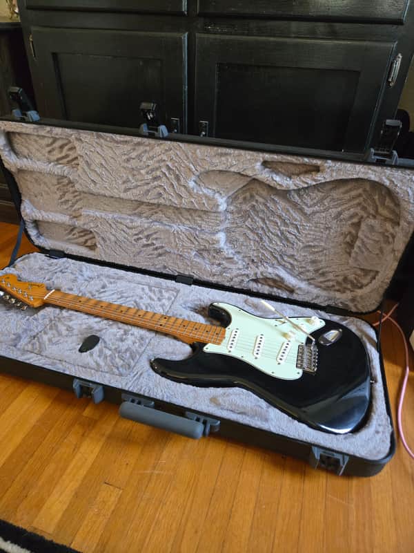 Fender Limited Edition Vintera II Road Worn '60s Stratocaster 2025 - Black